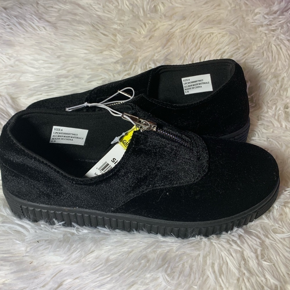 Bobbie brooks velvet zip up shoes 6